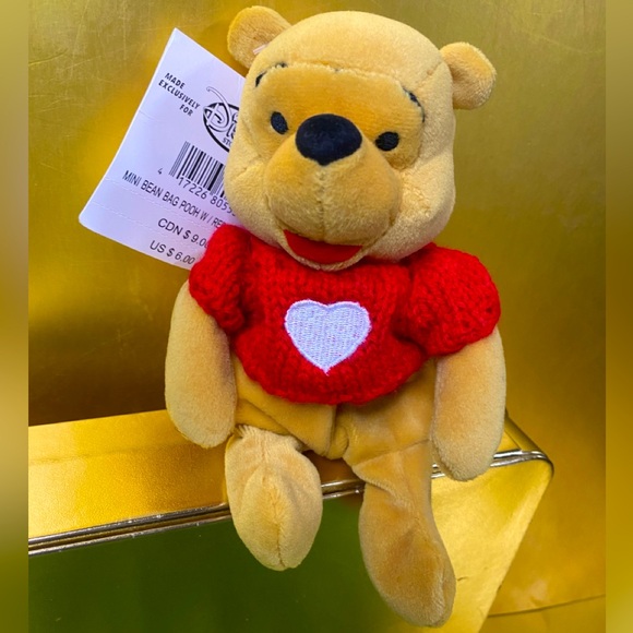 DISNEY STORE NWT 90s WINNIE THE POOH w/RED KNIT HEART SWEATER BEAN BAG PLUSH 8” - Picture 2 of 12